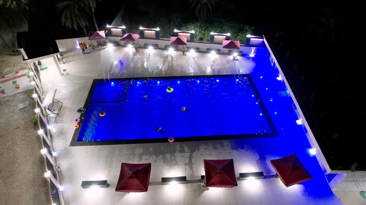 Hotel Silver Resort Daman Exterior photo