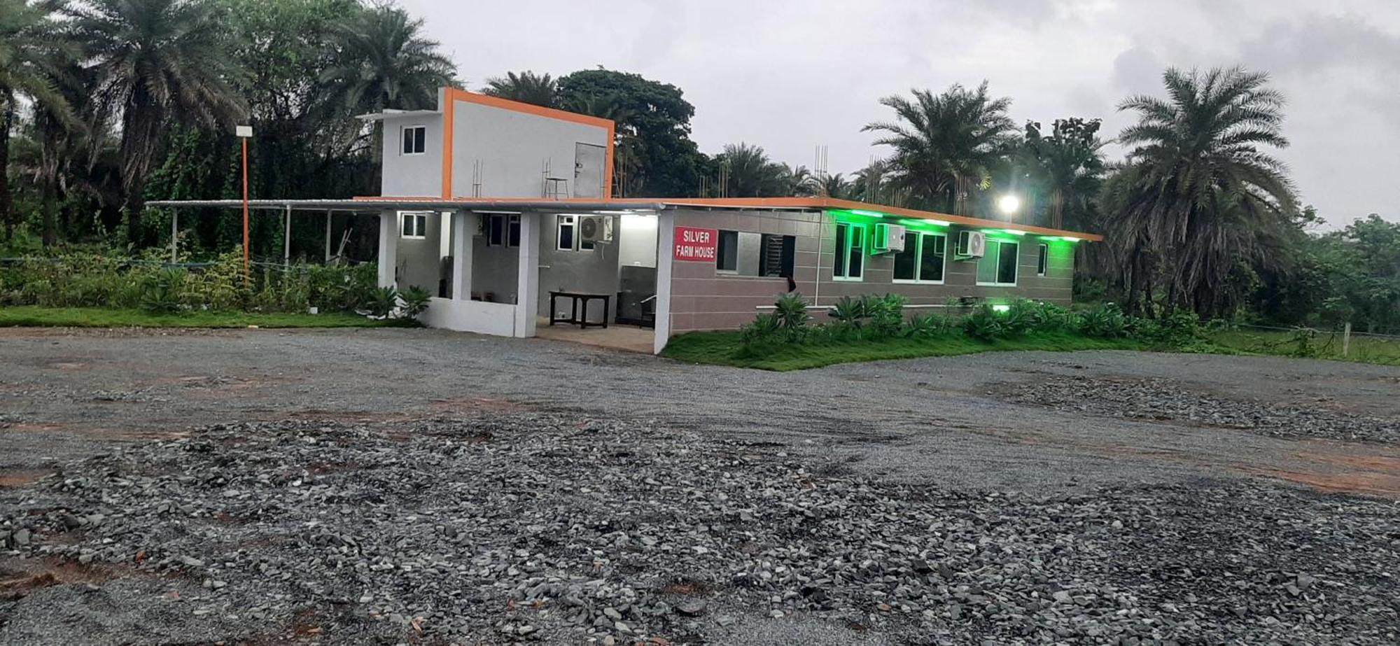 Hotel Silver Resort Daman Exterior photo