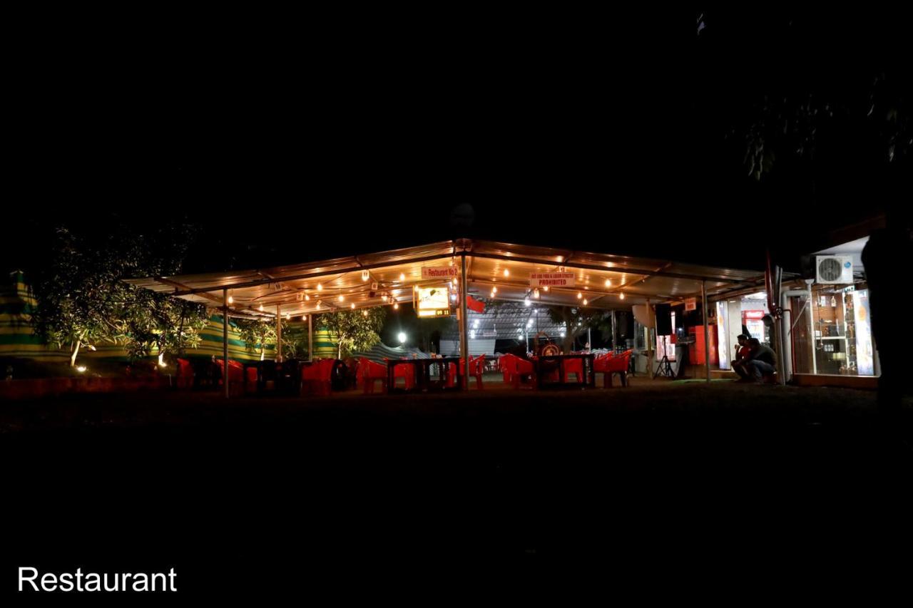 Hotel Silver Resort Daman Exterior photo