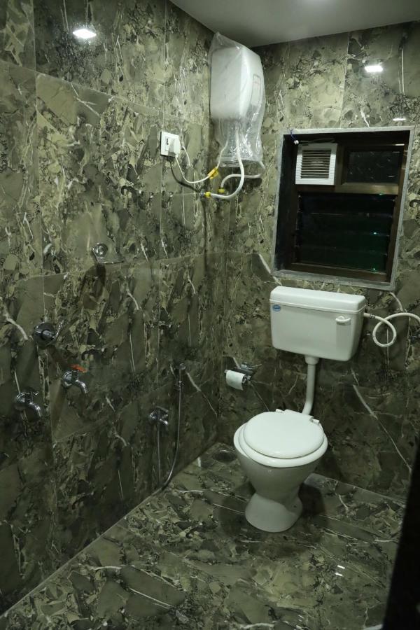 Hotel Silver Resort Daman Exterior photo
